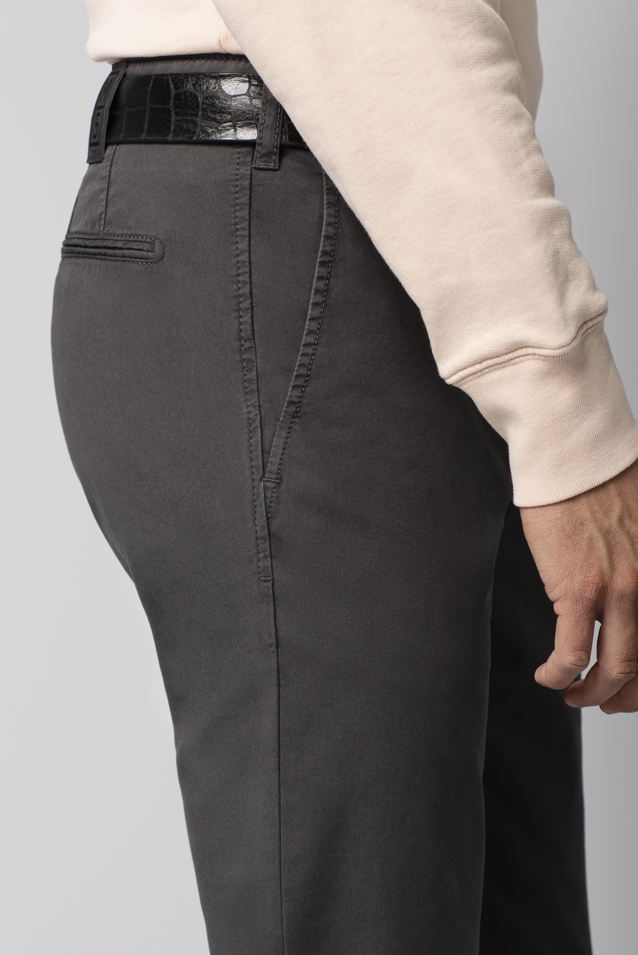 M5_AW22_chino_6001_8_detail_0366