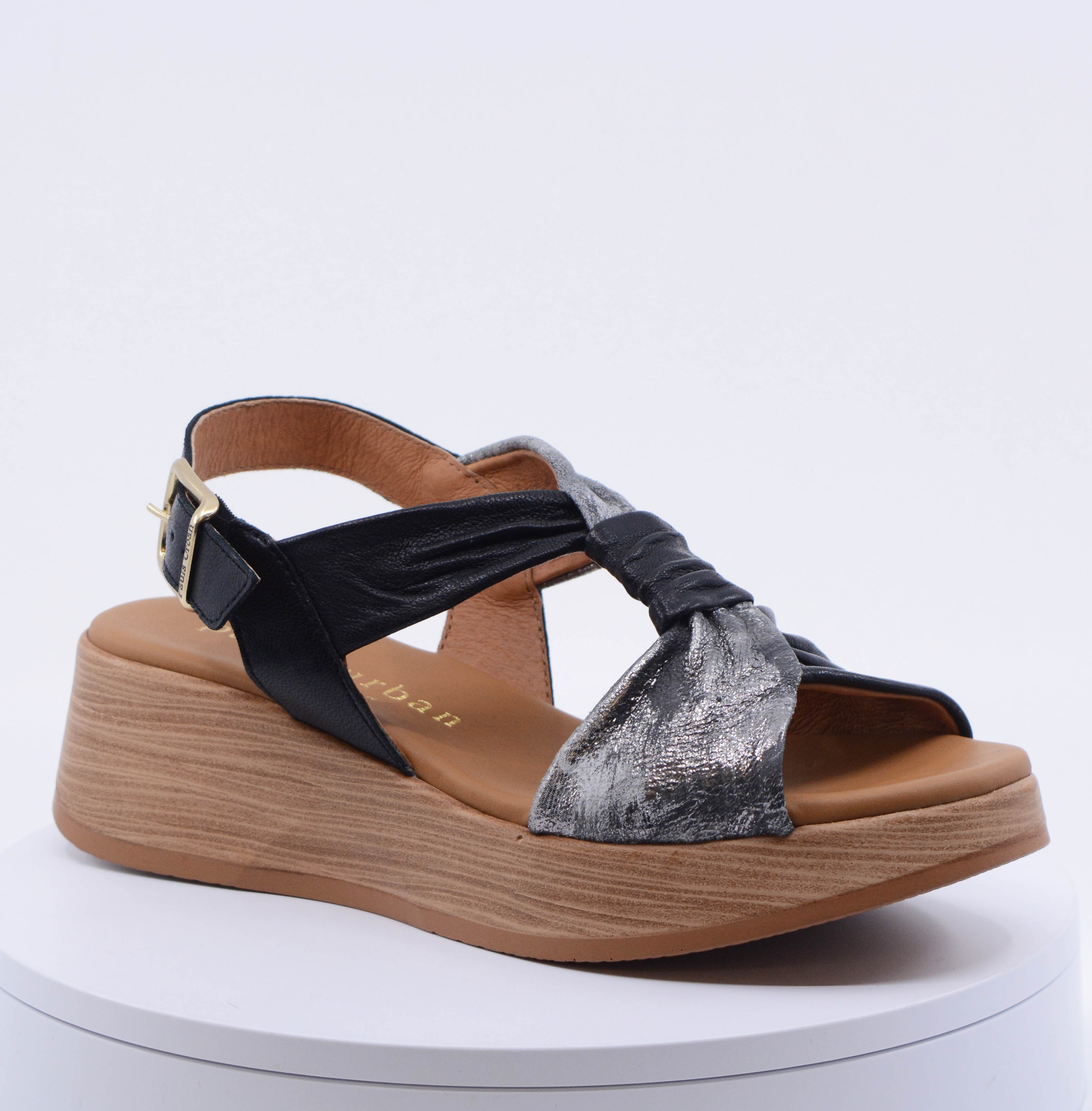 33.710.1 CROSS STRAP WEDGE - BLACK